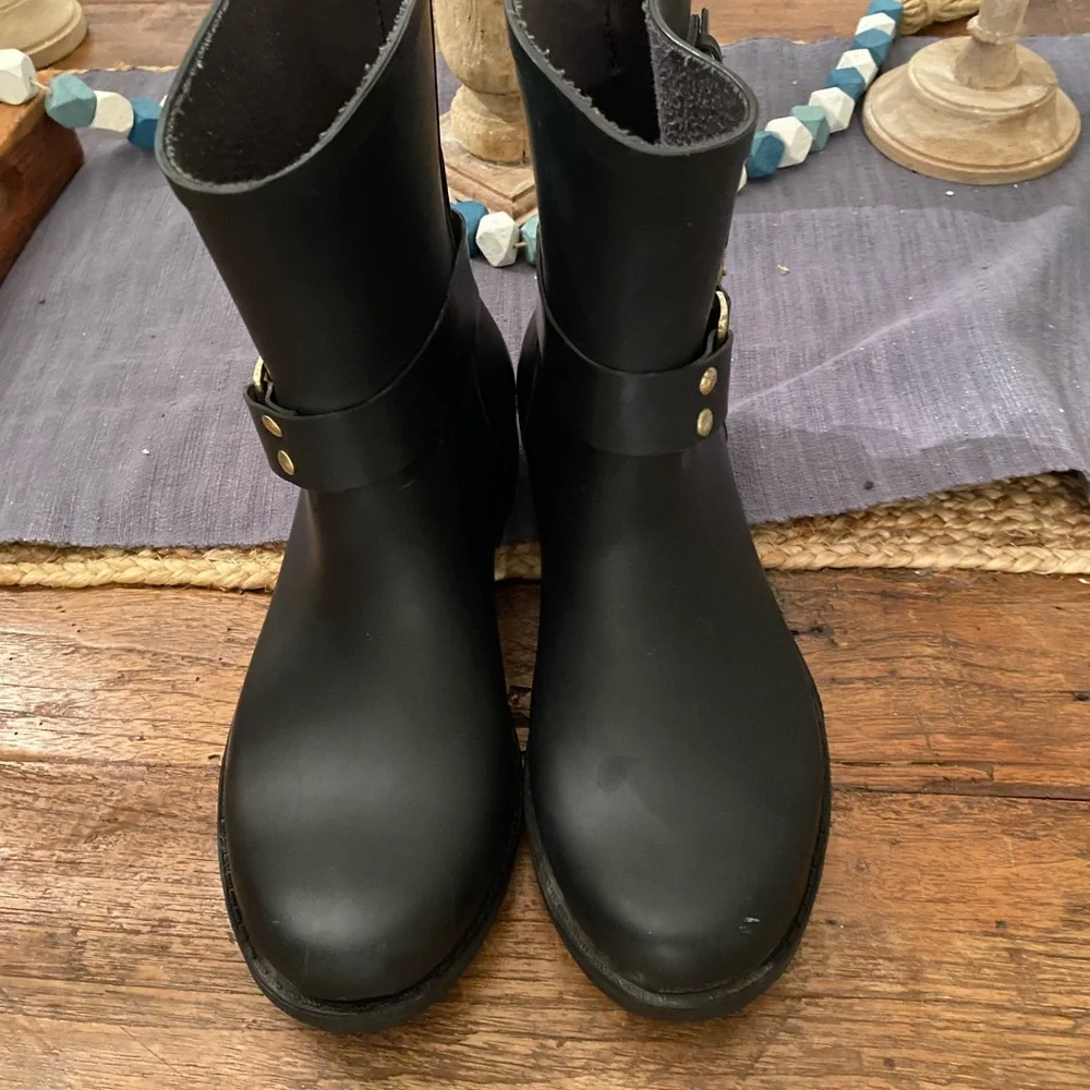 Colors of California Camperos rubber low boot with back‎ zip Black size 9